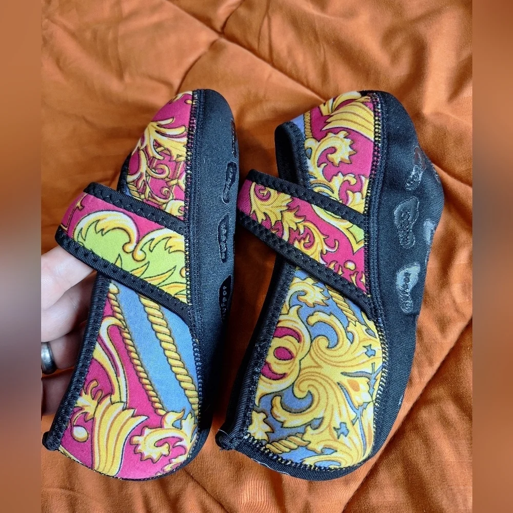 NUFOOT FLEXIBLE SLIP ON BALLET SHOES SIZE MEDIUM